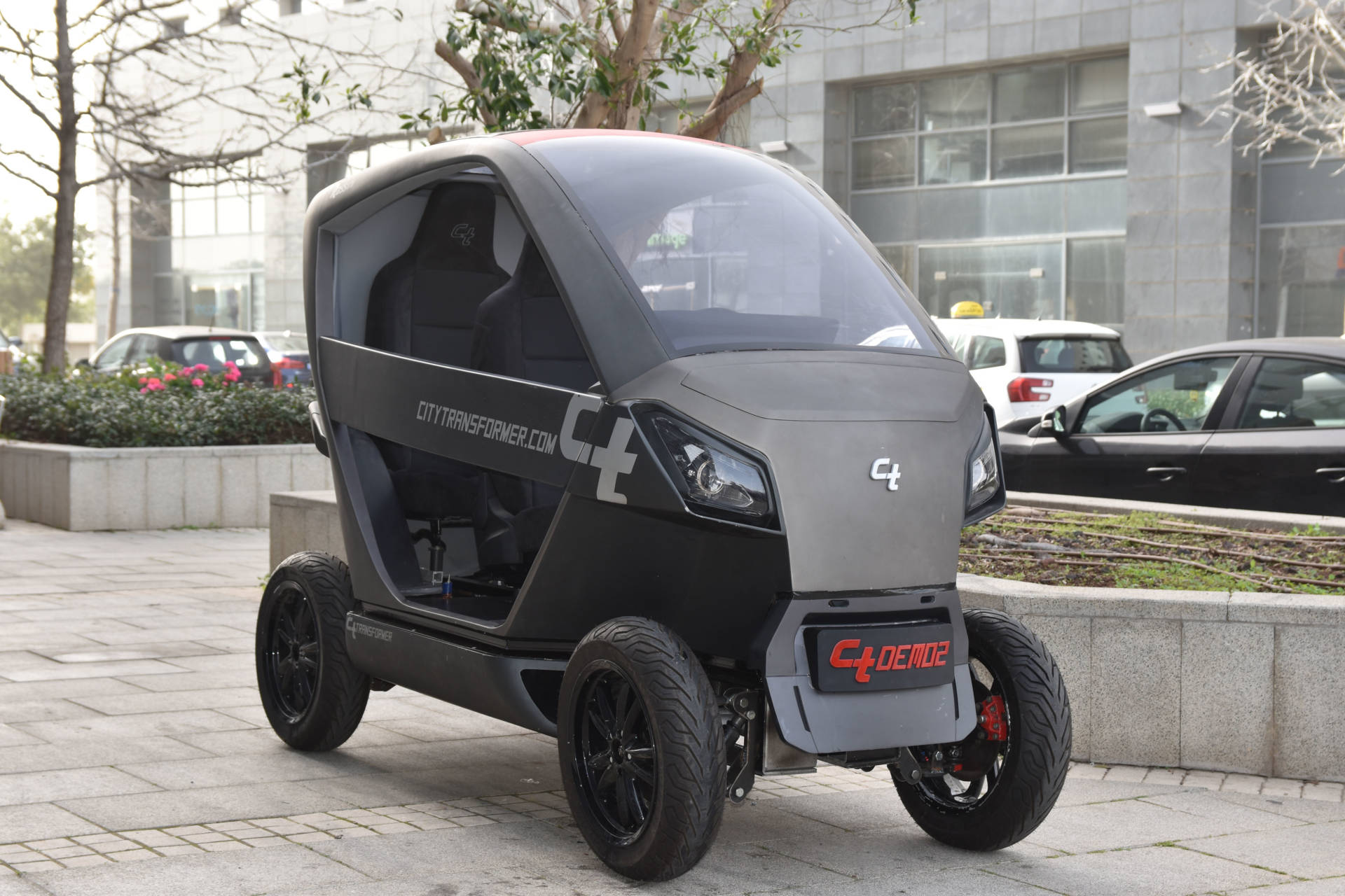 Modell Faltbares schwarzes E-Auto "City Transformer"