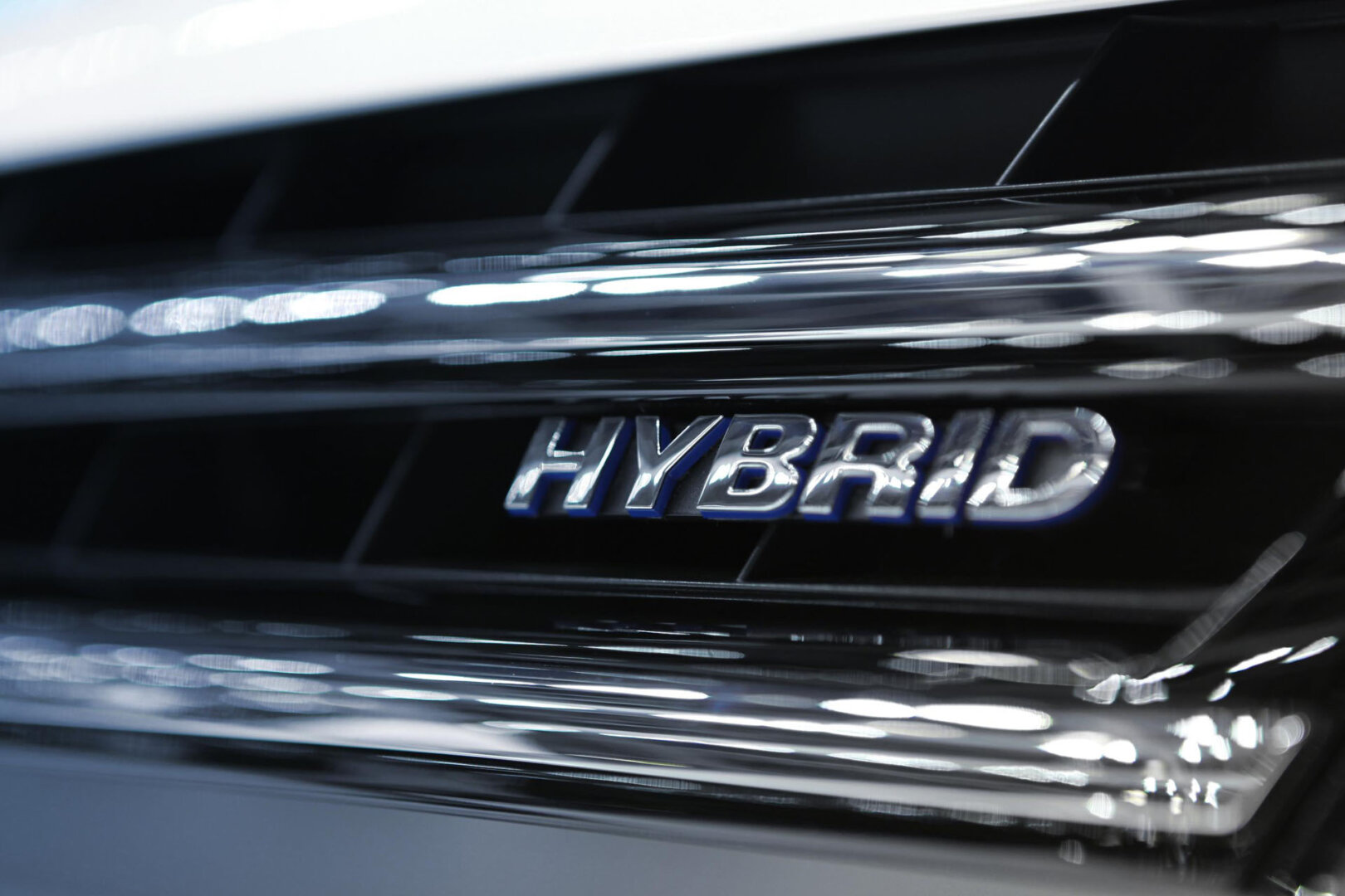 Kühlergrill von Hybrid-Auto