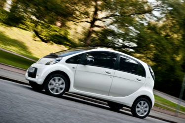 Weißer Citroen C Zero Elektroauto